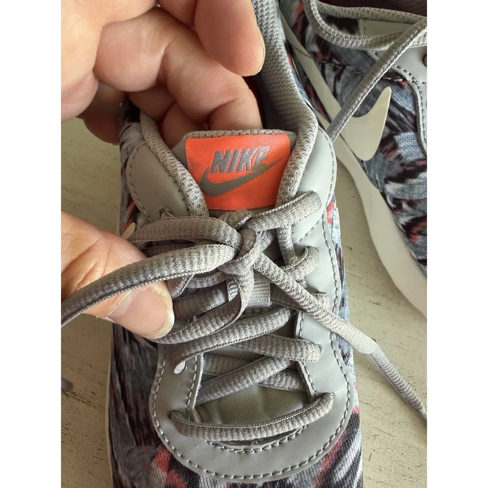 Nike product pair